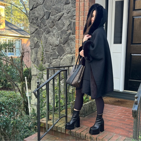 Fabulous Oversized Faux Fur Hooded Cap Jacket - Picture 3 of 5